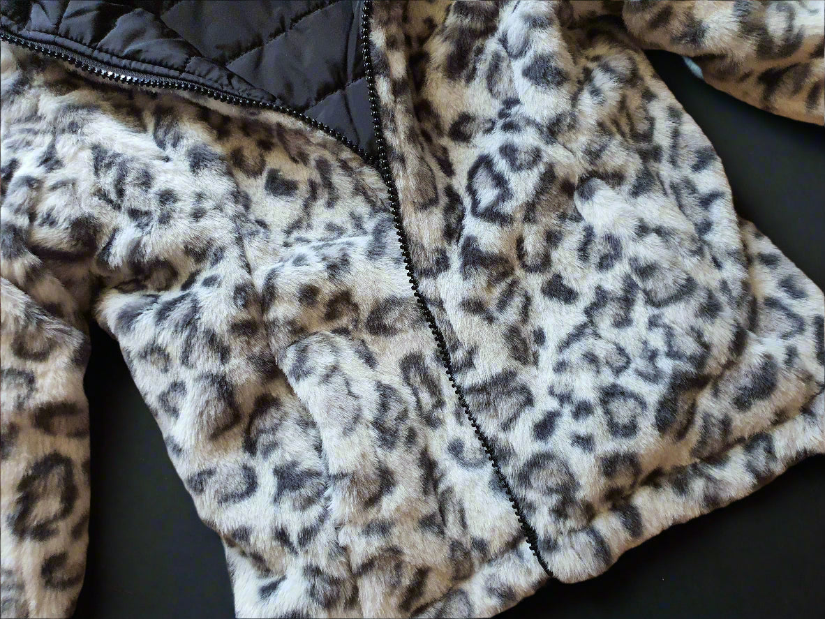 Reversible Black Puffer Jacket with Leopard Print – Size 4/5 Years